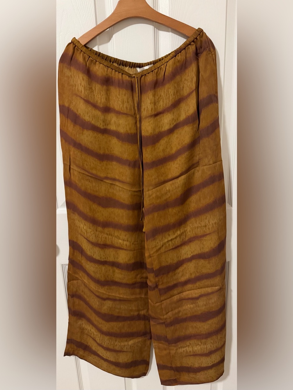 NWOT* Frame the silk lounge pants - size M - Picture 4 of 8